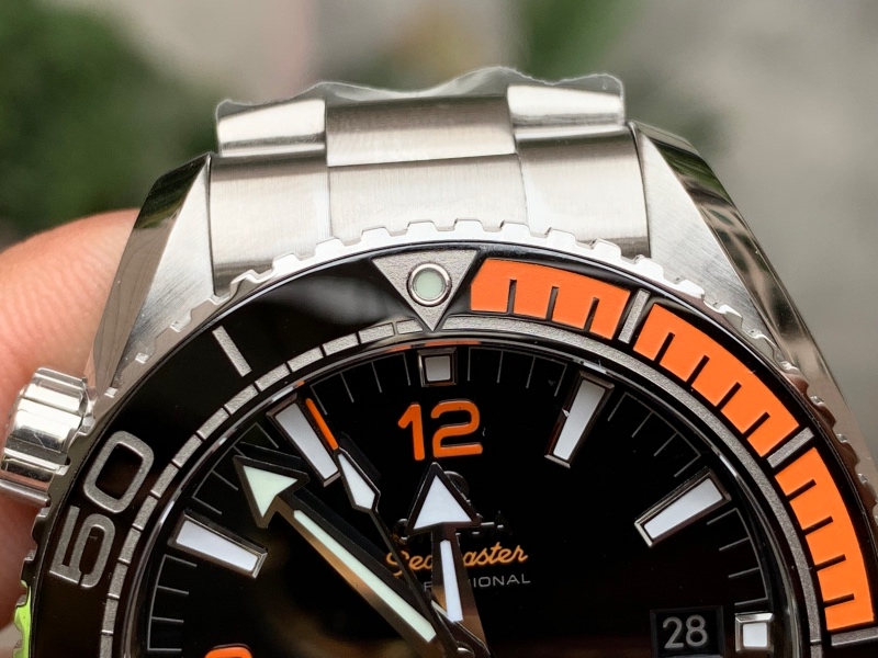 VS厂欧米茄海马系列600米四分之一橙腕表做工如何  第13张
